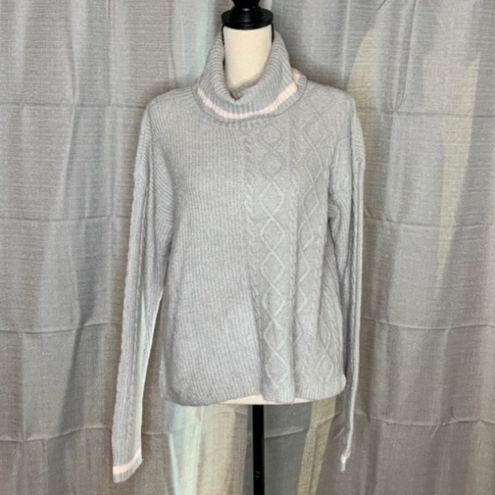 Design History turtleneck sweater